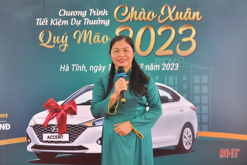 BIDV Hà Tĩnh trao ôtô Hyundai Accent cho khách hàng trúng thưởng
