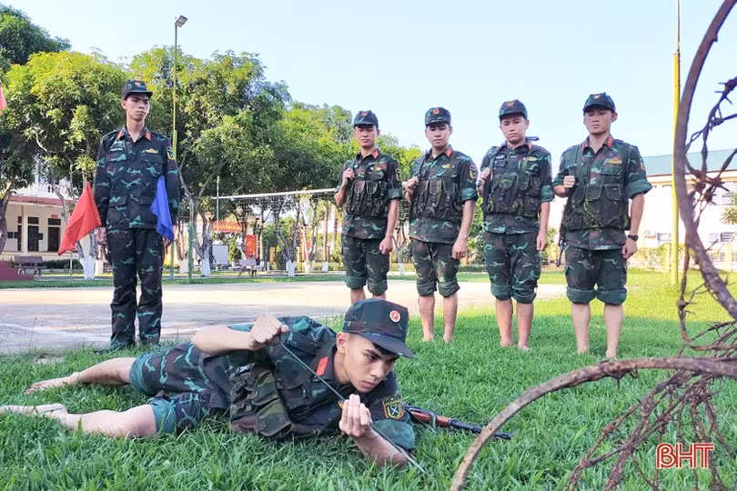 Nâng cao trách nhiệm của cán bộ, chiến sỹ về phát huy phẩm chất Bộ đội Cụ Hồ