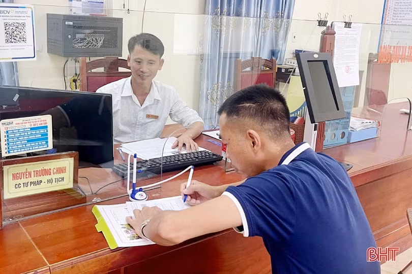 Cán bộ, công chức Hà Tĩnh mong giá hàng hóa không “té nước theo lương”