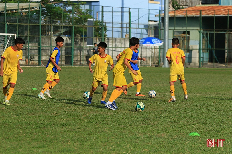 U13 Hồng Lĩnh Hà Tĩnh tập nhẹ trước trận chung kết gặp Sông Lam Nghệ An