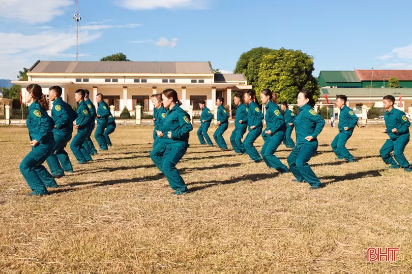 Hội thao huấn luyện lực lượng dân quân ở Hương Sơn