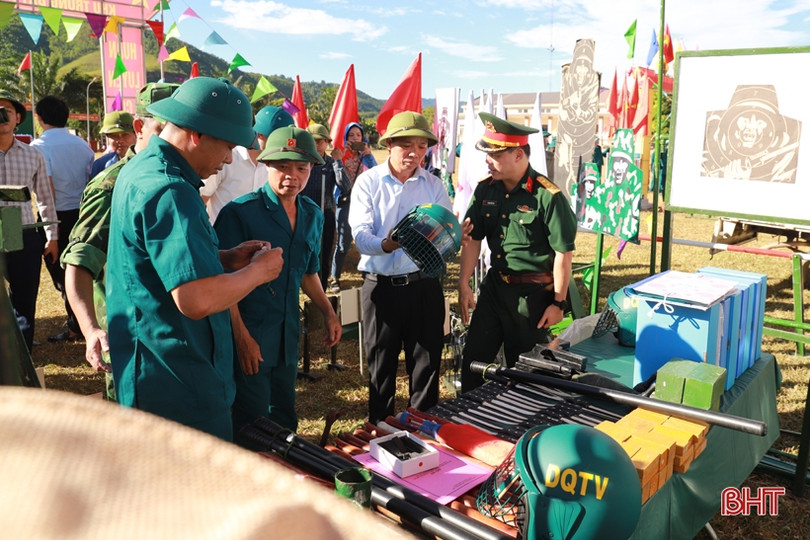 Hội thao huấn luyện lực lượng dân quân ở Hương Sơn