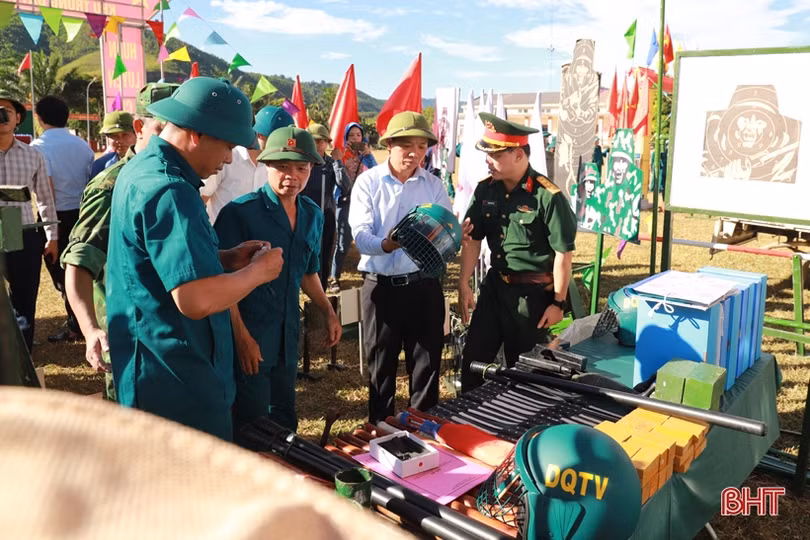 Hội thao huấn luyện lực lượng dân quân ở Hương Sơn