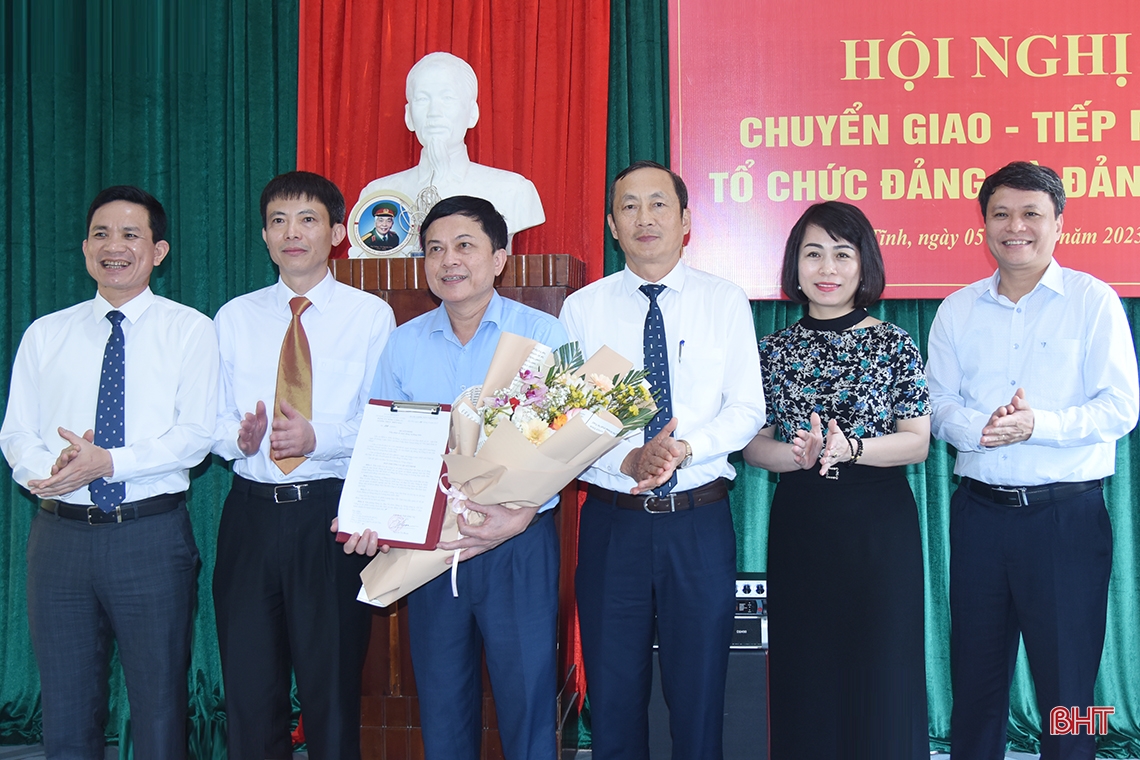 Chuyển giao Chi bộ Công ty CP Lương thực Hà Tĩnh về Đảng bộ VINAFOOD 1