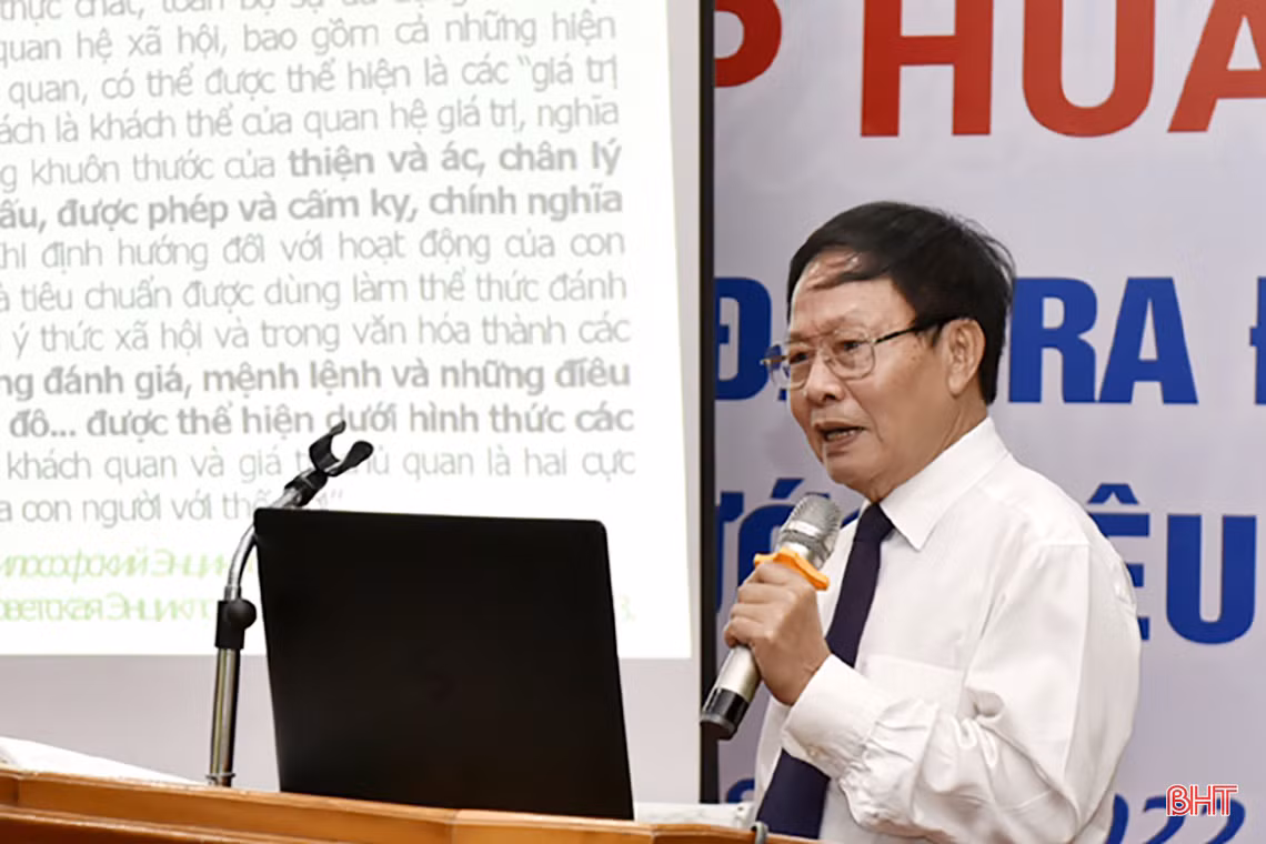 275 học viên tham gia tập huấn “Những vấn đề cơ bản đặt ra đối với văn học, nghệ thuật trước yêu cầu mới” tại Hà Tĩnh