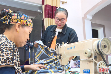 Giữ nghề truyền thống may chăn đệm Thạch Đồng