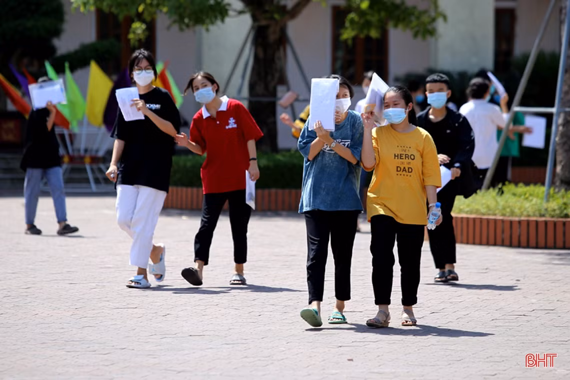 Hơn 800 thí sinh kết thúc môn thi chuyên, Hà Tĩnh hoàn thành kỳ thi vào lớp 10 THPT