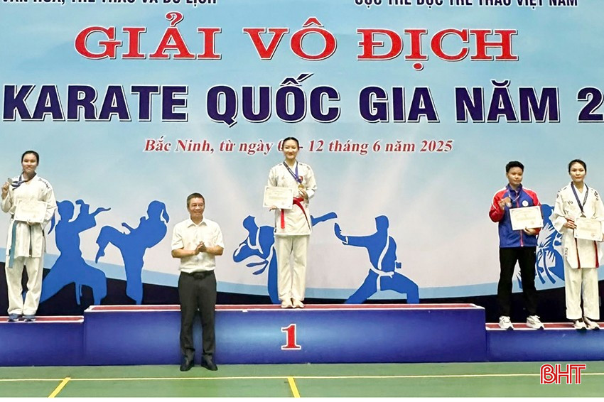 Nữ VĐV Hoàng Thị Mỹ Tâm giành HCV nội dung kumite cá nhân nữ hạng cân 62 kg tại Giải vô địch trẻ karate quốc gia năm 2025. bqbht_br_504672211-2220878885037003-7111821588615433465-n.jpg