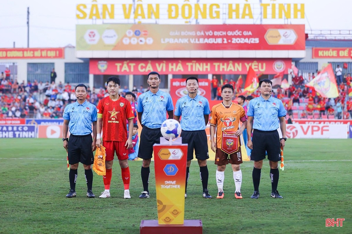 Tấm băng đội trưởng là minh chứng cho sự tin tưởng của BHL dành cho Xuân Trường. bqbht_br_anh-a1.jpg