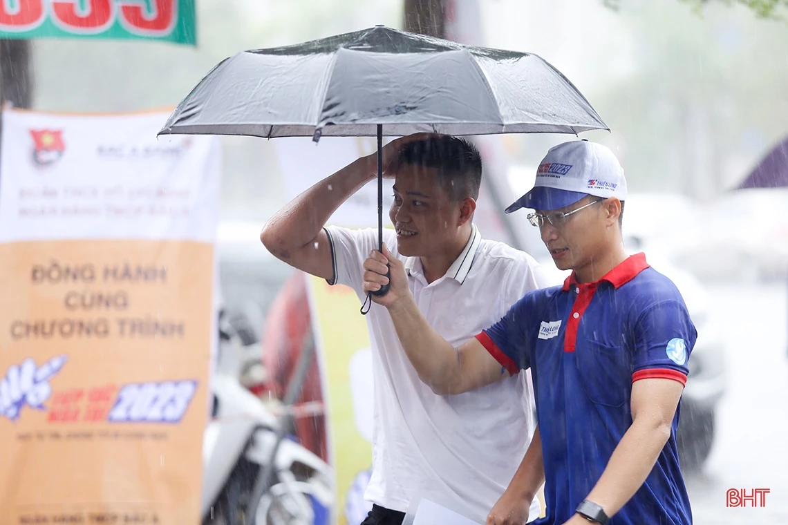 Những khoảnh khắc đáng nhớ trong ngày đầu Kỳ thi tốt nghiệp THPT