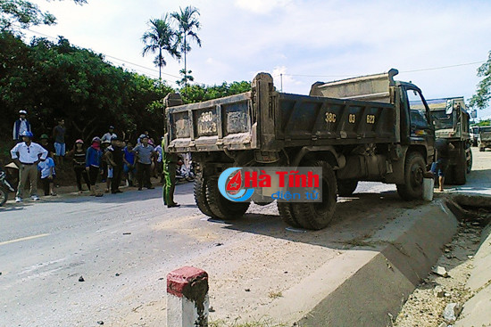 xe con dau dau xe tai tai xe bi thuong nang