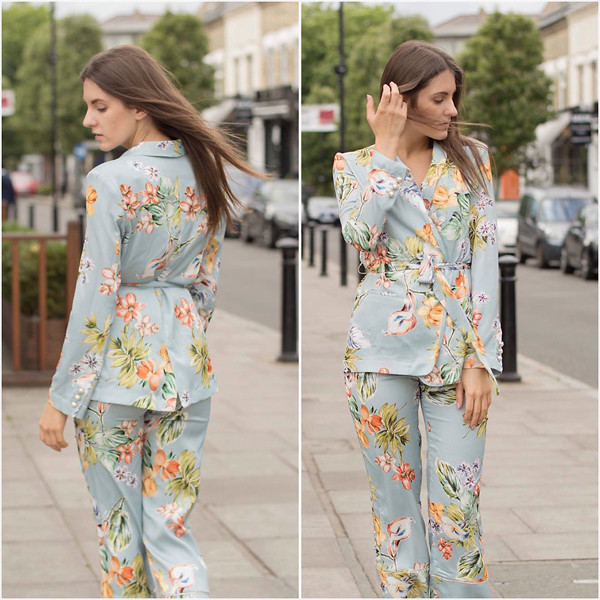 vay ao co hoa tiet ngap sac hoa mua he