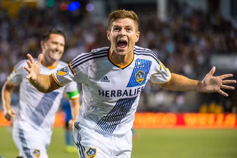 ronaldo se di ve dau neu roi real madrid