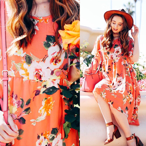 vay ao co hoa tiet ngap sac hoa mua he