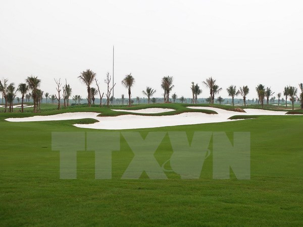 thu tuong yeu cau dung hoat dong xay dung trong san golf tan son nhat