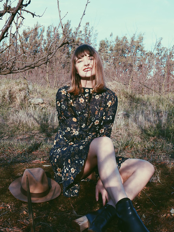 vay ao co hoa tiet ngap sac hoa mua he