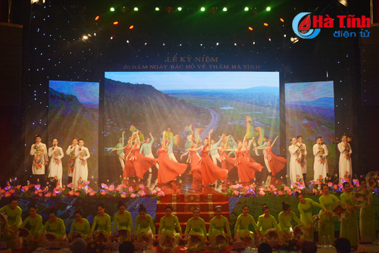 lang dong chuong trinh nghe thuat ha tinh mai nho loi nguoi