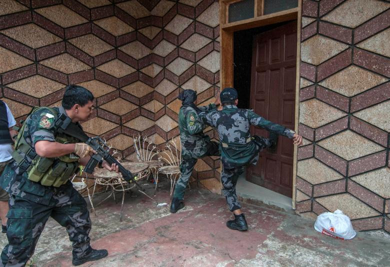 ben trong cuoc chien gianh lai marawi cua quan doi philippines
