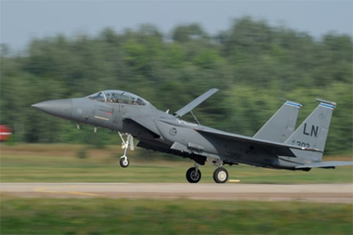 qatar bat ngo chi 12 ty usd mua vu khi my