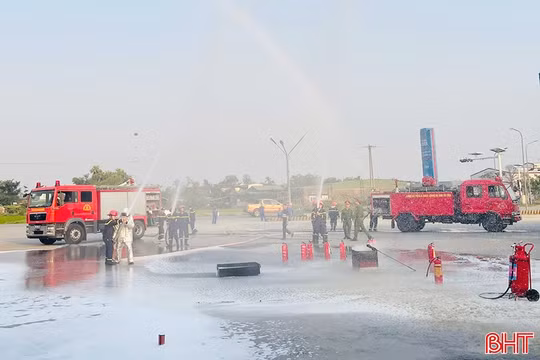 Nâng cao kỹ năng PCCC và cứu nạn, cứu hộ cho cán bộ, nhân viên công ty xăng dầu 