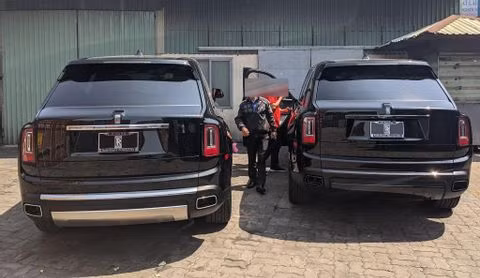 Rolls-Royce Cullinan Black Badge hơn 40 tỷ thứ 2 về Việt Nam