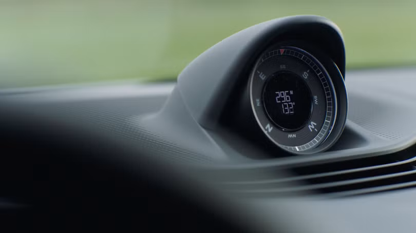 Porsche ra mắt xe điện gầm cao Taycan Cross Turismo