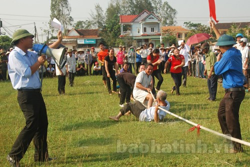Các phong trào, hoạt động văn hóa - văn nghệ, thể dục - thể thao trên địa bàn Khánh Lộc (Can Lộc) luôn diễn ra sôi nổi, thu hút đông đảo các tầng lớp nhân dân tham gia.