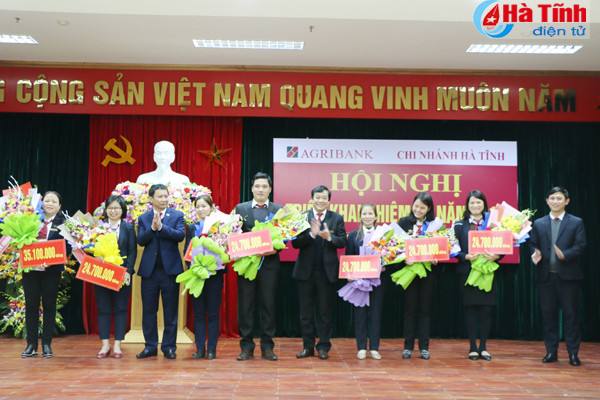 agribank ha tinh phan dau tang truong tin dung 16 nam 2018