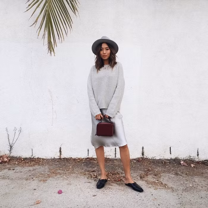 xuong pho cuoi tuan la cu phai an dien choi loa the nay nhe co gai