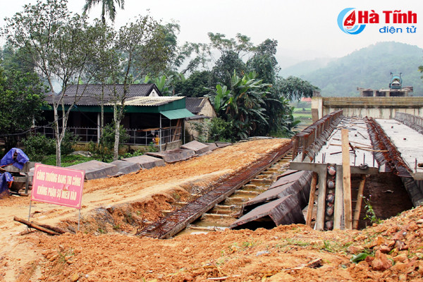 cong an huong son khong co xa hoi den tham gia bao ve thi cong cau