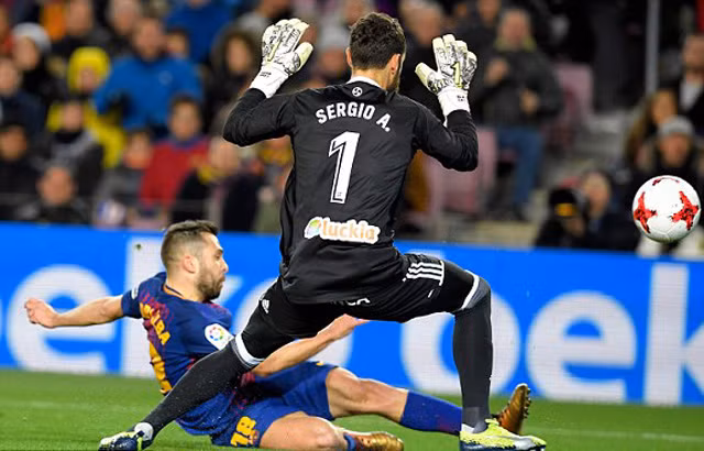 messi lap cu dup barca thang tien vao tu ket cup nha vua