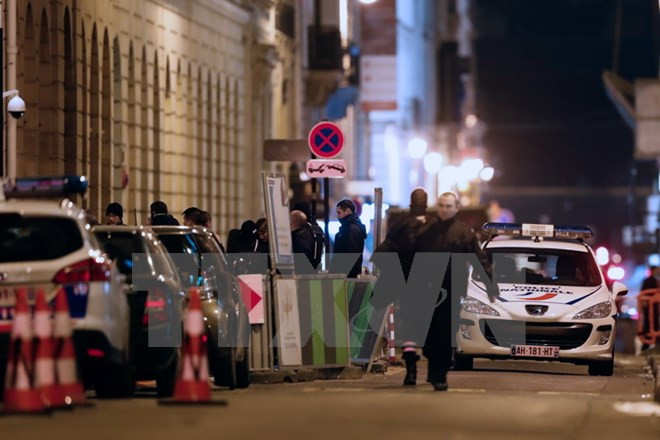 canh sat thu lai toan bo so nu trang trong vu cuop tao ton tai paris