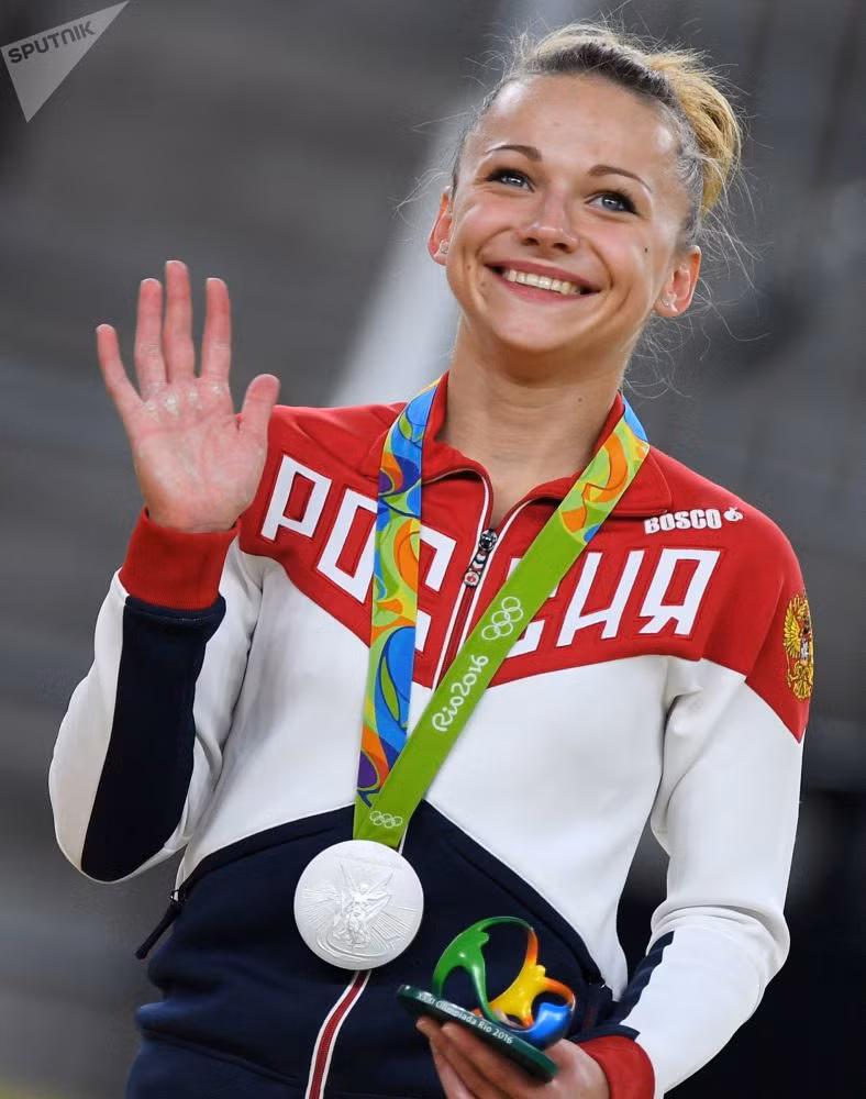 nhung bong hong giup tang nhiet cho cac dau truong the thao