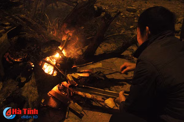 gia ret keo dai nguoi dan ha tinh dot cui suoi am de muu sinh