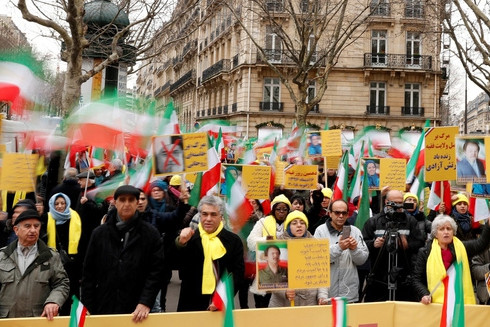 Iran cấm dạy tiếng Anh ở tiểu học đề phòng ‘xâm lăng văn hóa’ ảnh 1 iran cam day tieng anh o tieu hoc de phong lang van hoa