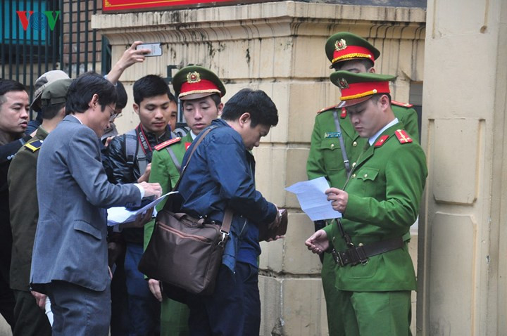 toan canh phien xet xu ong dinh la thang va dong pham sang 8 1