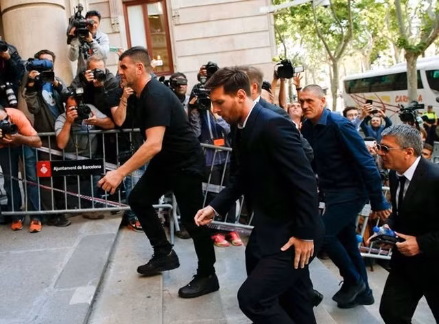 bi mat dang sau vu tron thue kinh dien cua messi