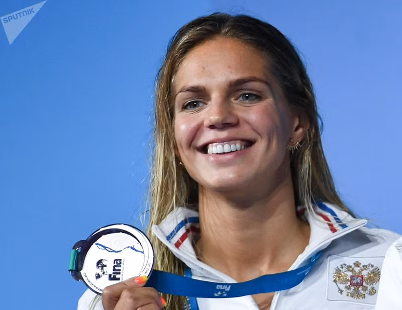 nhung bong hong giup tang nhiet cho cac dau truong the thao