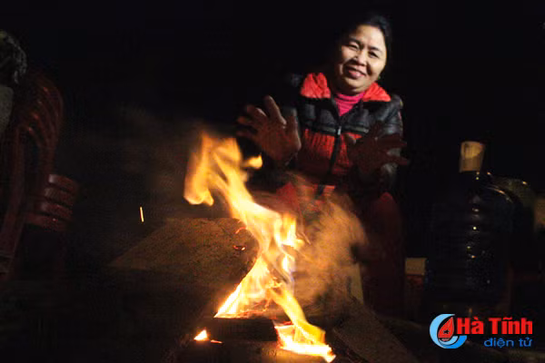 gia ret keo dai nguoi dan ha tinh dot cui suoi am de muu sinh