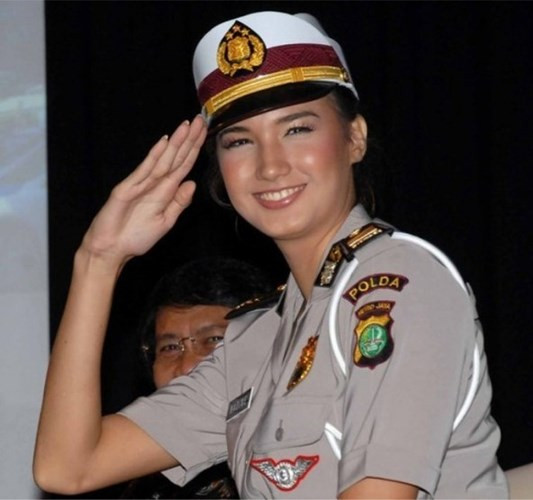 ve dep hut hon cua nhung nu binh si tren khap the gioi