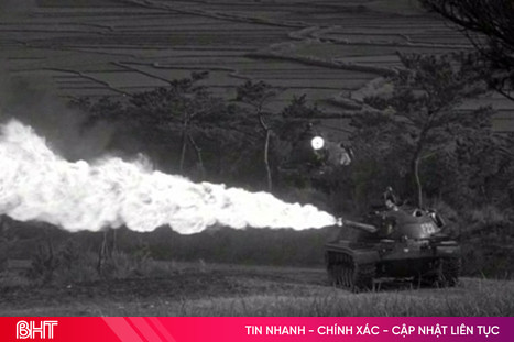 Quân Ukraine Cải Tạo Xe Tăng T-62M Thành Xe Bọc Thép Chở Quân