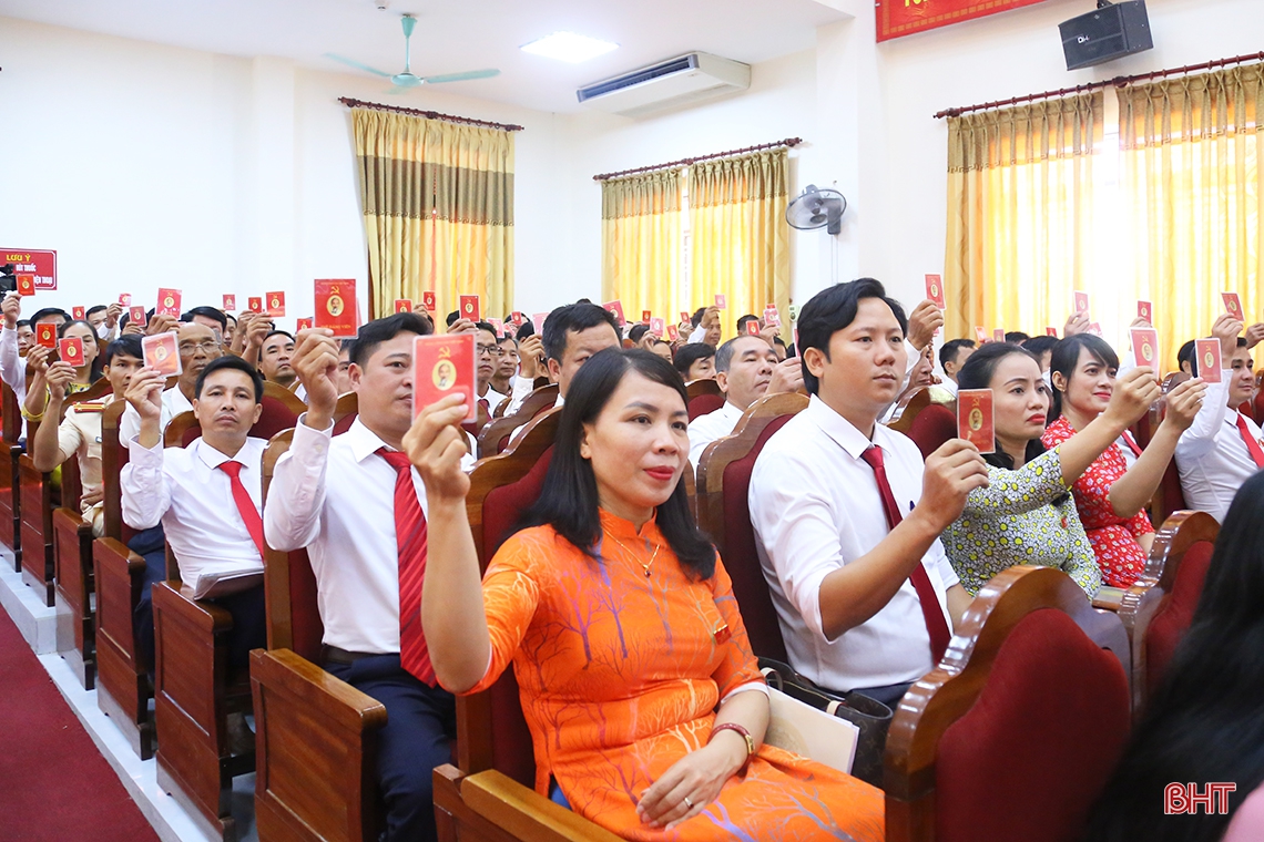 Bầu 34 đồng chí vào Ban Chấp hành Đảng bộ huyện Lộc Hà nhiệm kỳ 2020-2025
