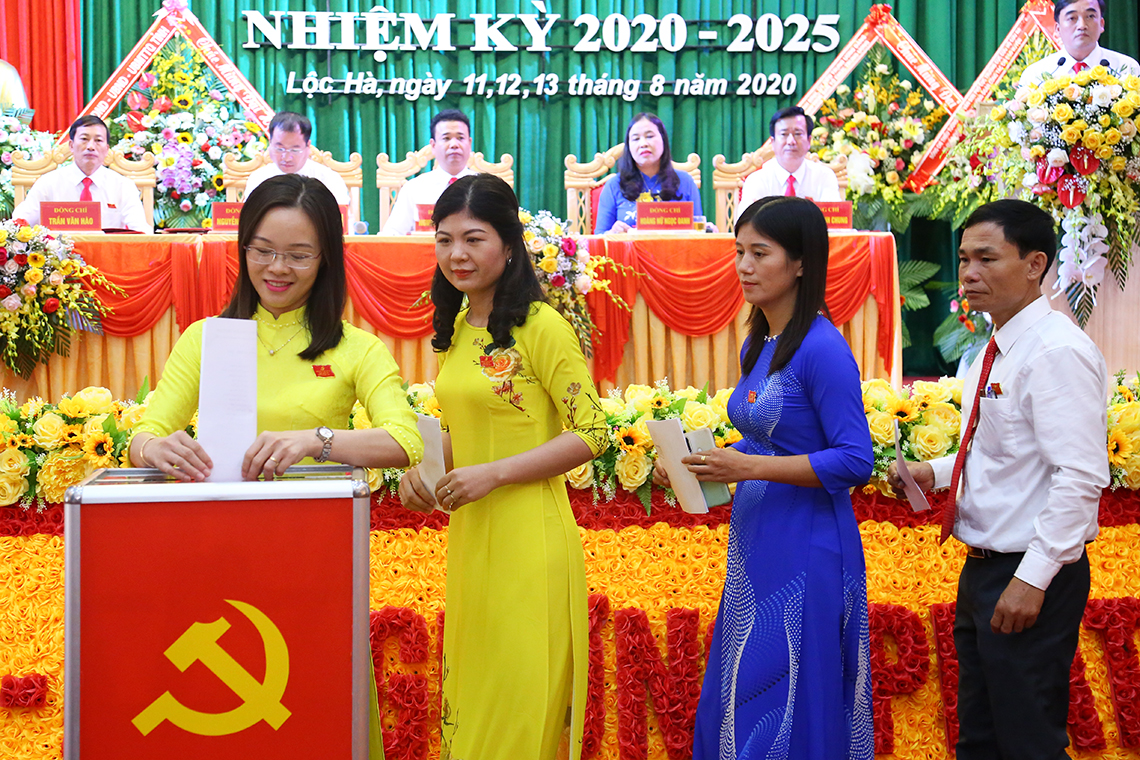 Bầu 34 đồng chí vào Ban Chấp hành Đảng bộ huyện Lộc Hà nhiệm kỳ 2020-2025
