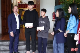 Hơn 170 triệu đồng đến với 2 hoàn cảnh khó khăn trong ngày mùng 3 Tết 