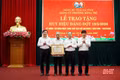 Trao Huy hiệu Đảng cho các đảng viên ở phường Sông Trí, xã Can Lộc