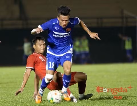 Ngọc Thắng gỡ hòa cho O.Việt Nam - Ảnh: Anh Tài
