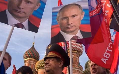 Ông Putin “tái xuất” trong sự chào đón nồng nhiệt của người dân ảnh 3