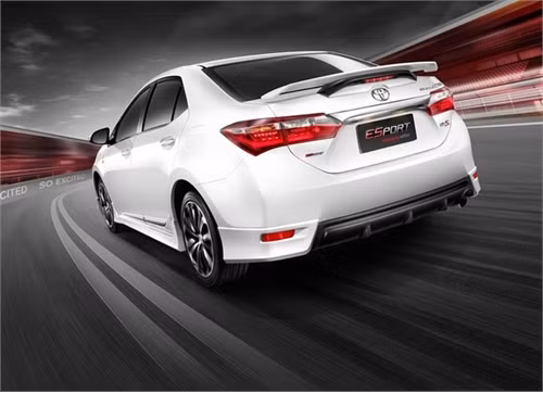 Toyota Corolla Altis thể thao hơn với phiên bản “địa ngục xanh” ảnh 2