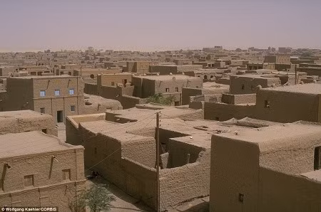 Thành phố Timbuktu được hình thành từ thế kỷ thứ 5 và phát triển cực thịnh vào khoảng thế kỷ 15-16.