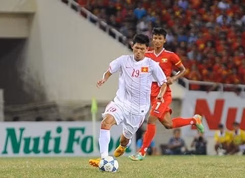 Tiền đạo Phan Văn Long